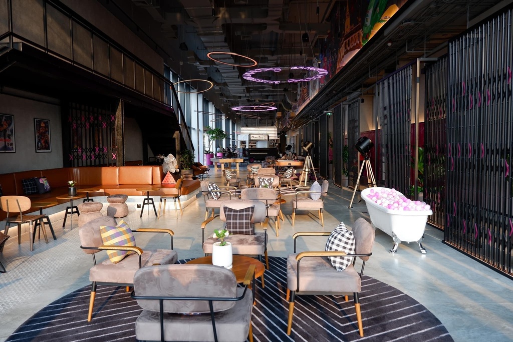 MOXY Bangkok Ratchaprasong 